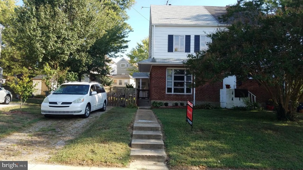 2221 Dartmouth Dr, Alexandria, VA 22307 - photo 1