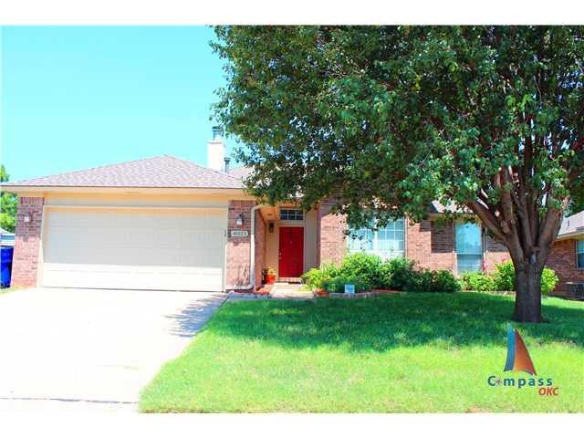 4021 Gyrfalcon Dr, Norman, OK 73072 - photo 1