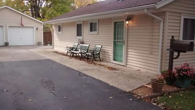 27 Helm Rd, Carpentersville, IL 60110 - photo 1