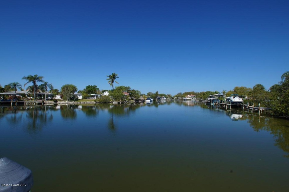 Azalea Dr 29 - Canal View (Medium)