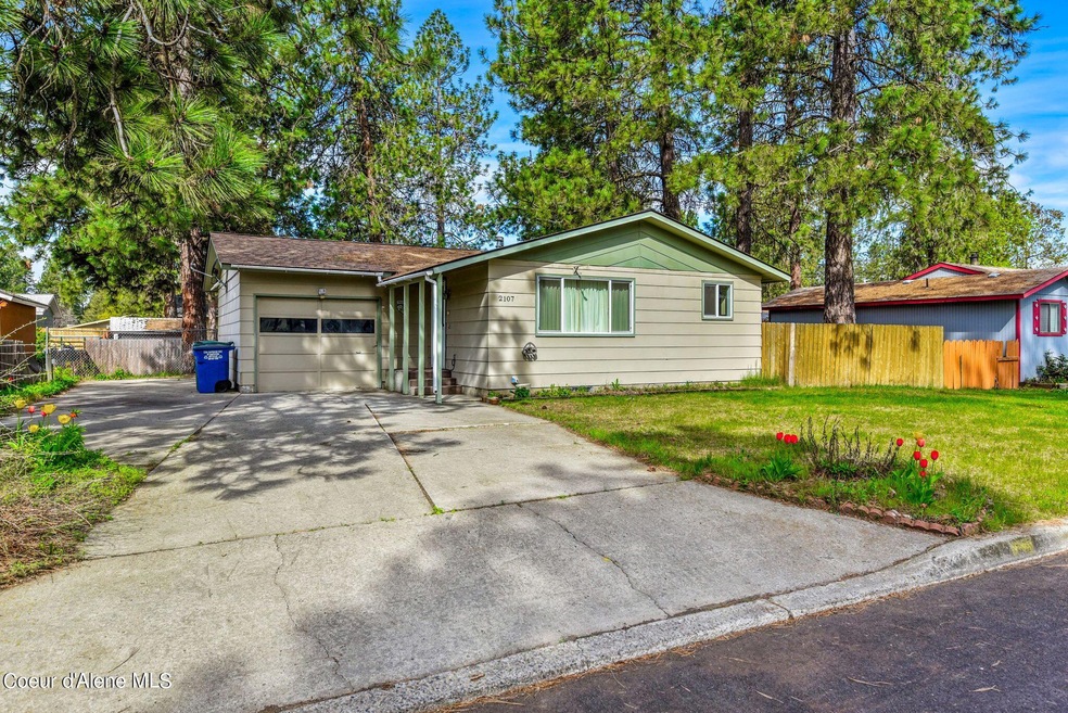 2-web-or-mls-Front-of-Home-2