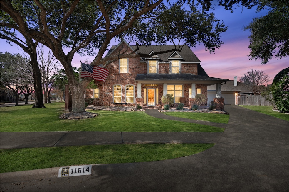 Welcome to 11614 Lakewood Crossing Dr.