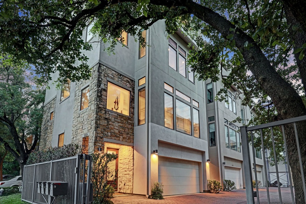 Luxurious living and entertaining are right at hom