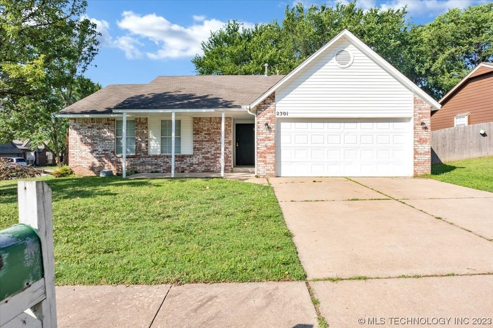 2301 W Ocala St, Broken Arrow, OK 74011 - photo 1