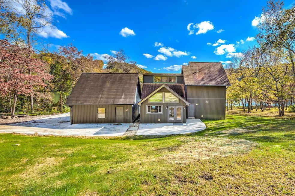 408 Lakecrest Dr, Harriman, TN 37748 - photo 1