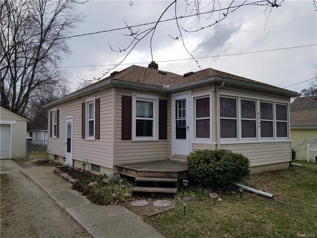frontyard 2.jpg