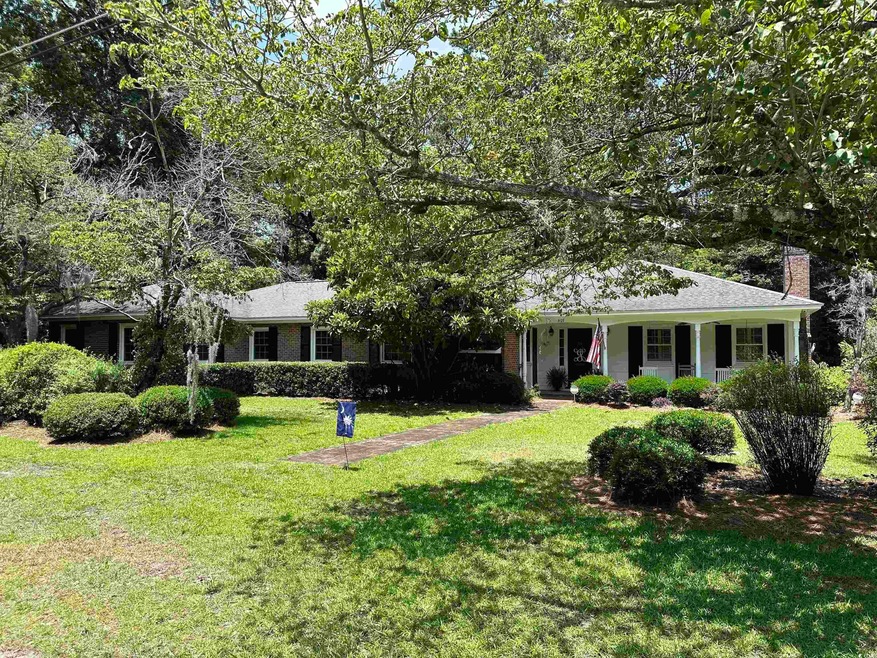 307 Logan St, Kingstree, SC 29556 - photo 1