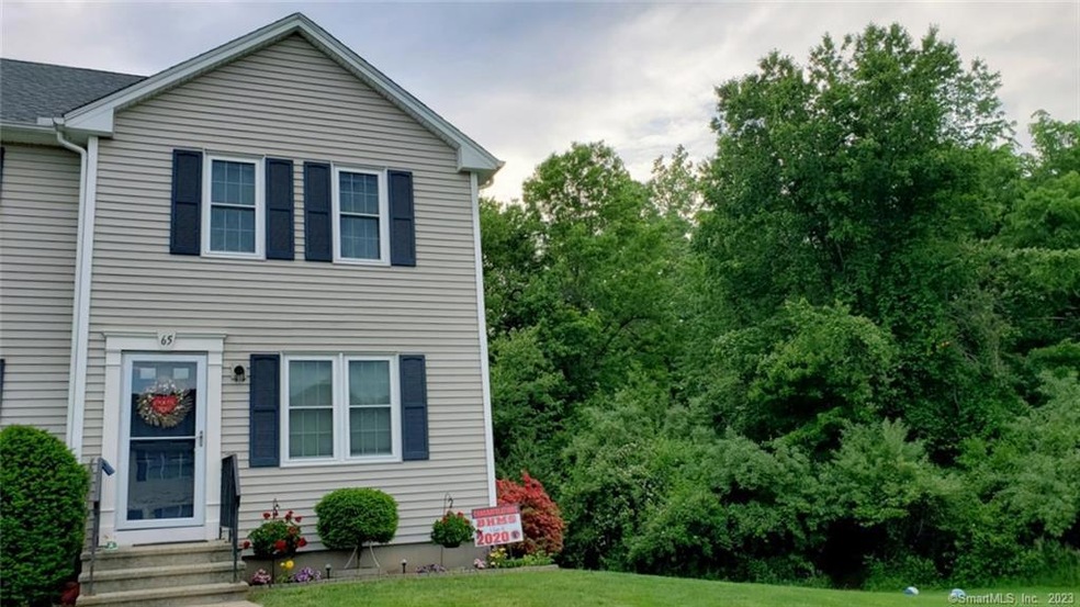 END UNIT WITH NICE PRIVACY