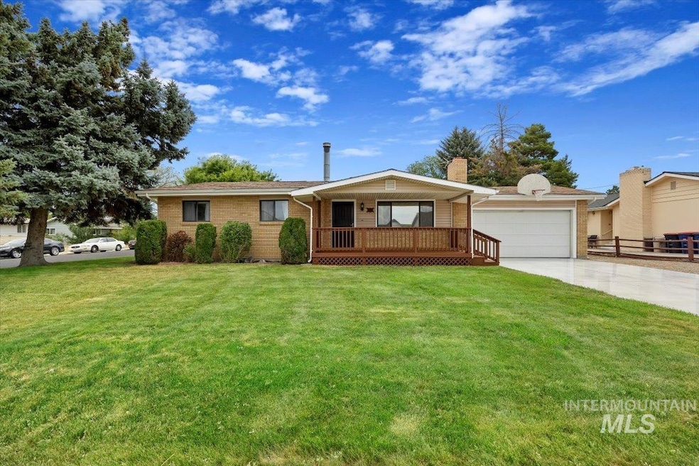 992 Wendell St, Twin Falls, ID 83301 - photo 1