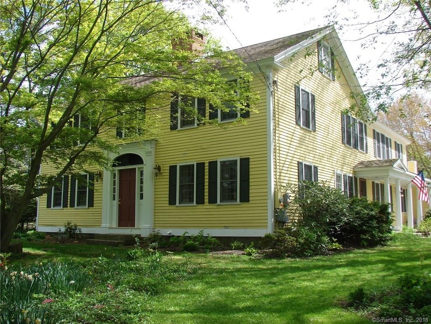 527 Dugg Hill Rd, Woodstock, CT 06281 - photo 1