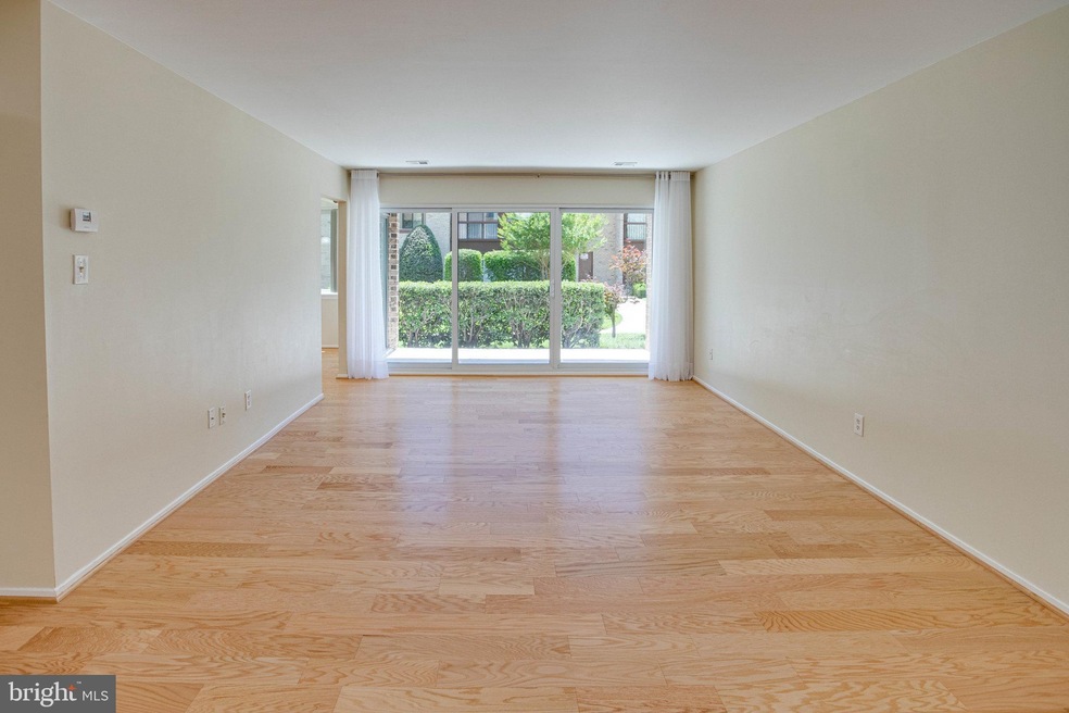 Treebrooke unit 107, Oakton, VA 22124 - photo 1