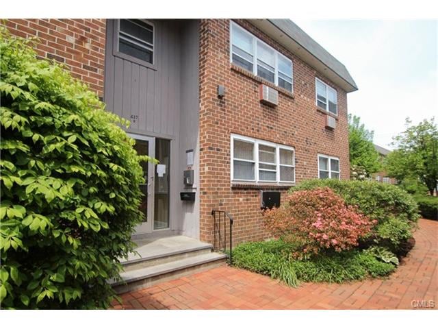 637 Cove Rd unit D15, Stamford, CT 06902 - photo 1
