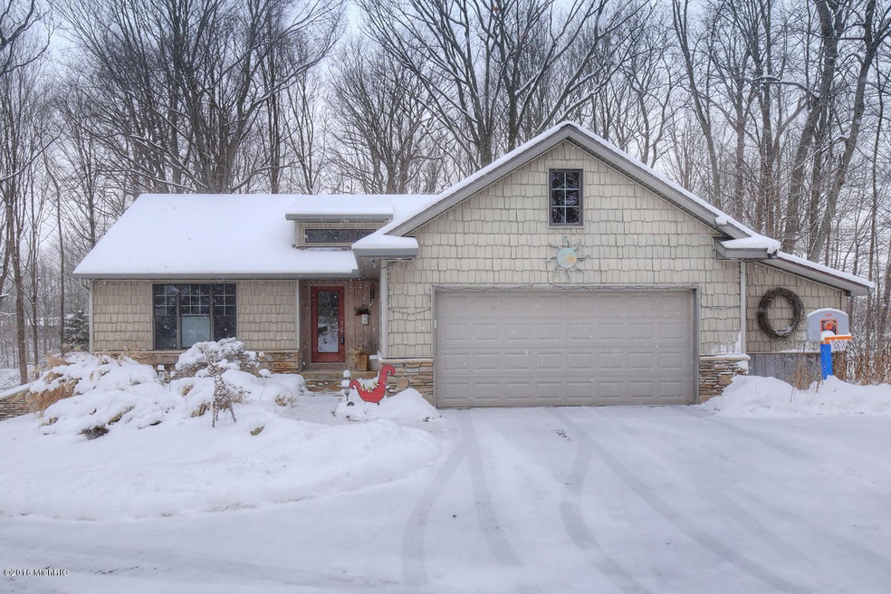 2562 Knapp St NE, Grand Rapids, MI 49505 - photo 1