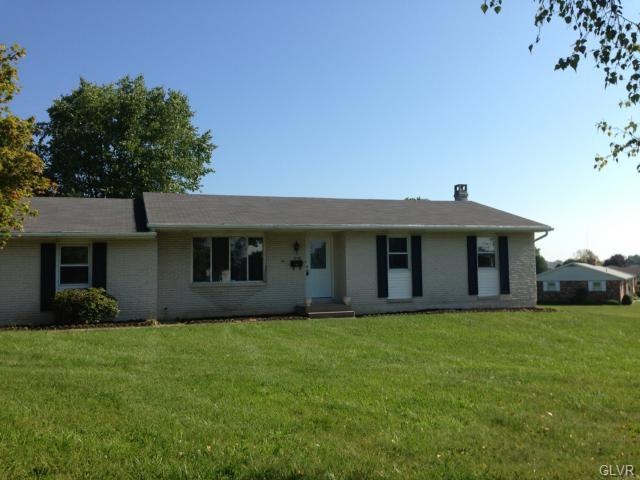 1270 Shadow Oaks Ln, Slatington, PA 18080 - photo 1