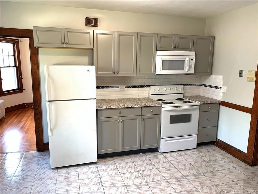 75 Ridgewood St unit 2, New Britain, CT 06053 - photo 1