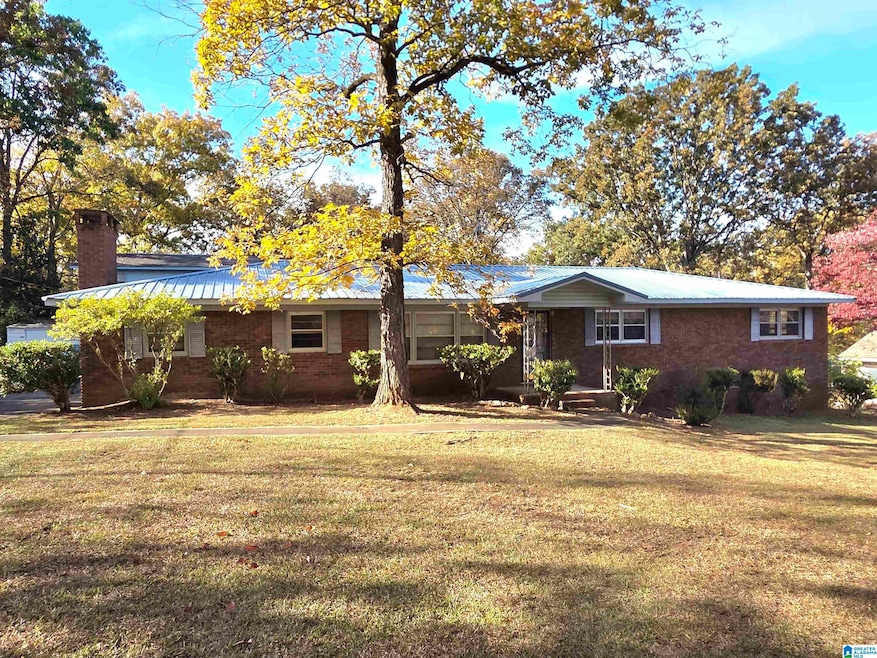 694 Center Point Rd, Sylacauga, AL 35151 - photo 1