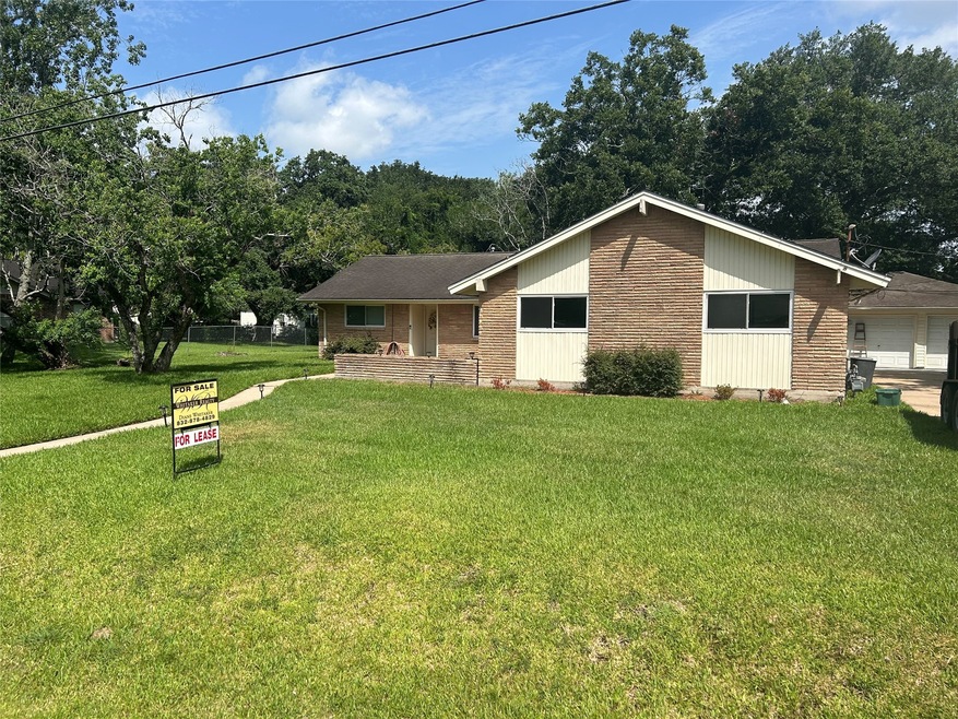206 Sunnyview Ave unit B, Friendswood, TX 77546 - photo 1