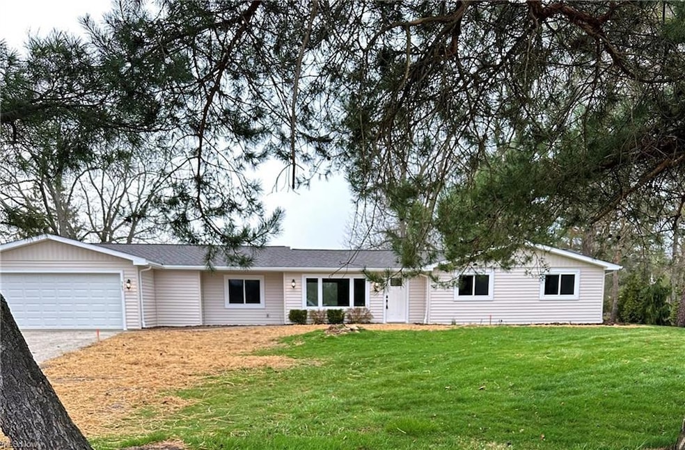 365 Cambridge Dr, Aurora, OH 44202 - photo 1