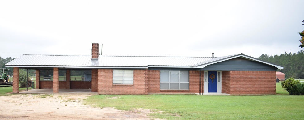 249 V E Howell Rd, Lucedale, MS 39452 - photo 1