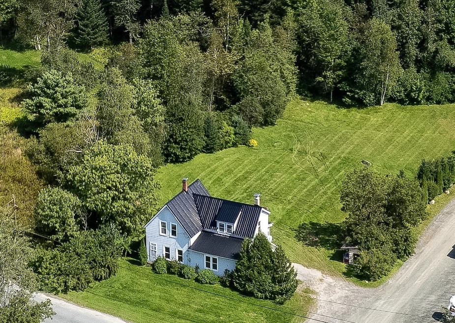 252 Railroad St, Littleton, NH 03561 - photo 1