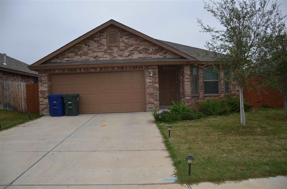 606 Crackle Grove Dr, Laredo, TX 78045 - photo 1