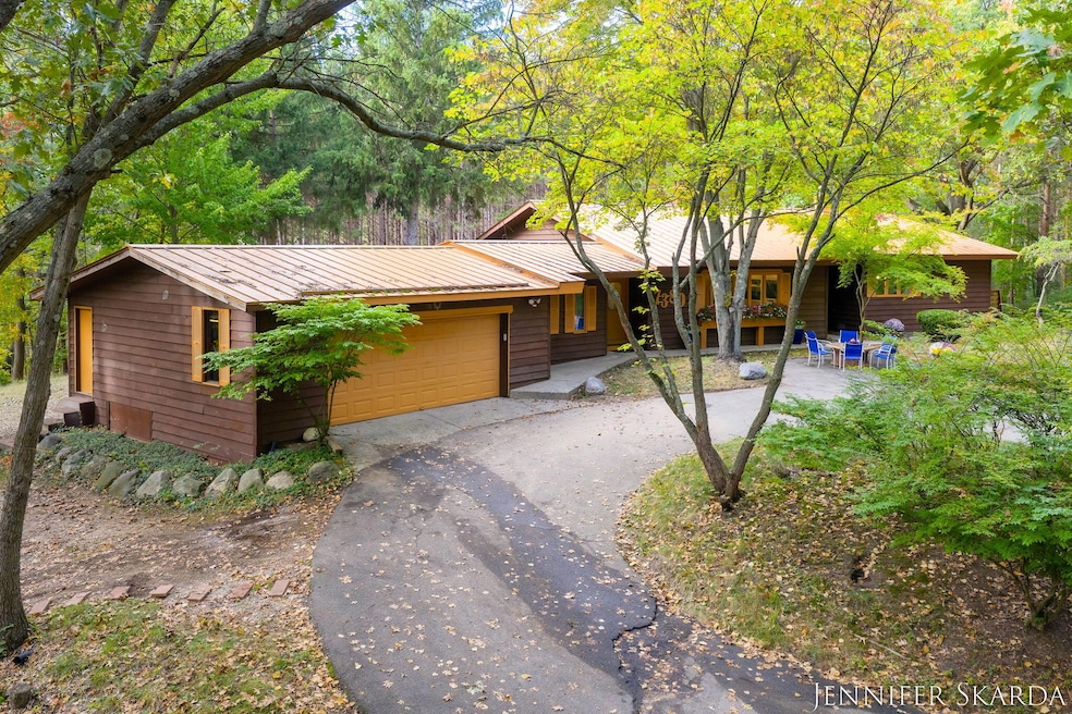 3-web-or-mls-7380 Leonard St NE, Forest