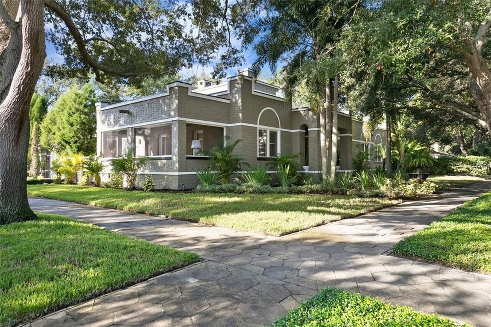 1204 14th Ave N, Saint Petersburg, FL 33705 - photo 1