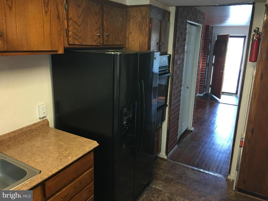 1000 Middleborough Rd, Essex, MD 21221 - photo 1