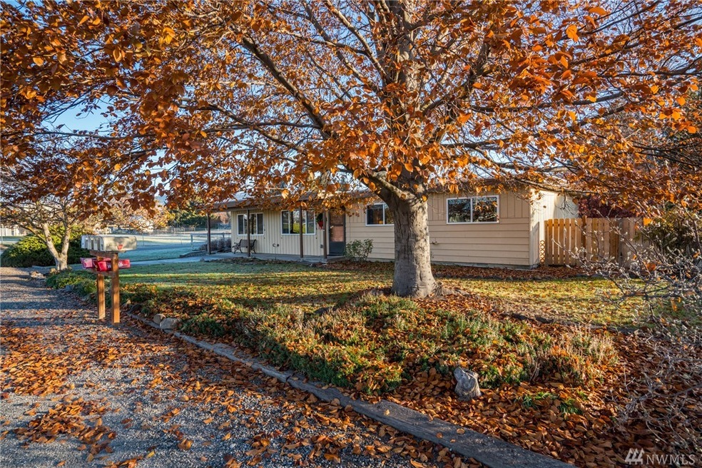 15 S Linden Ave, East Wenatchee, WA 98802 - photo 1