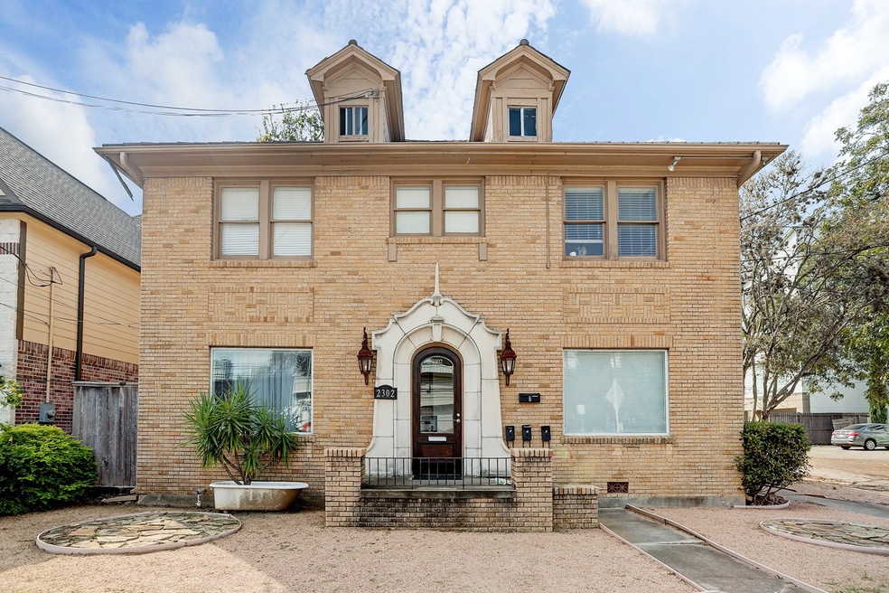 2302 Dunlavy St, Houston, TX 77006 - photo 1