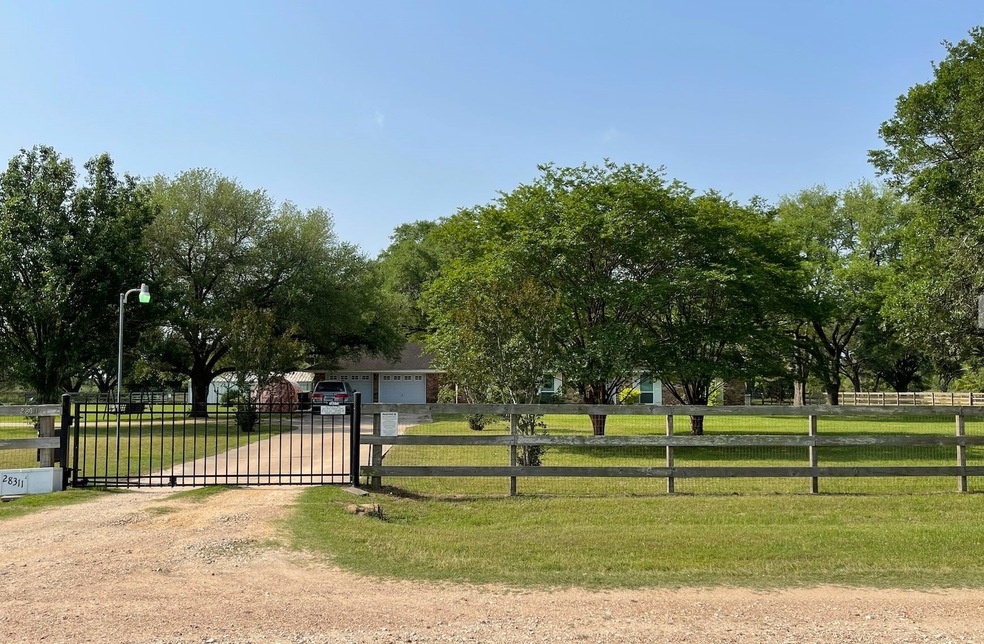 28311 Piney Corners Ln, Waller, TX 77484 - photo 1