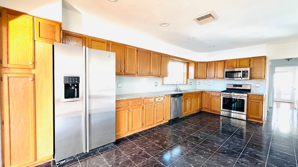 6 Meacham St unit 2, Somerville, MA 02145 - photo 1