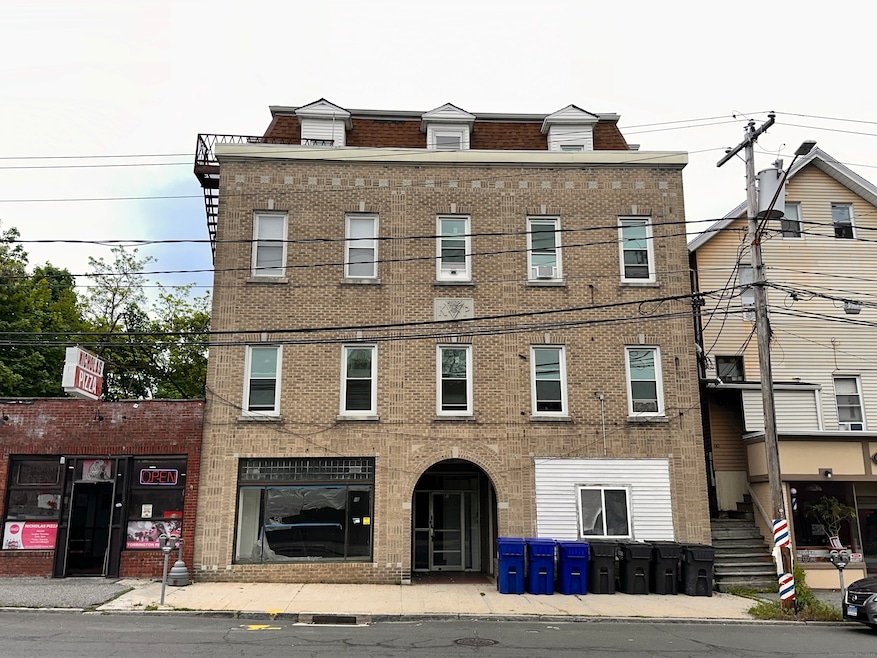 Sold $838,000 • Co-Listing Agent