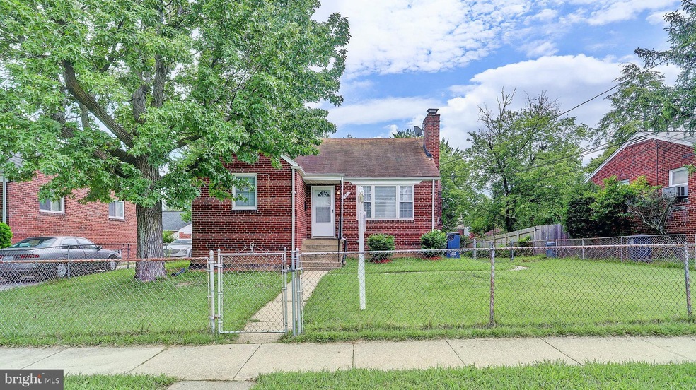 2257 Lewisdale Dr, Hyattsville, MD 20783 - photo 1