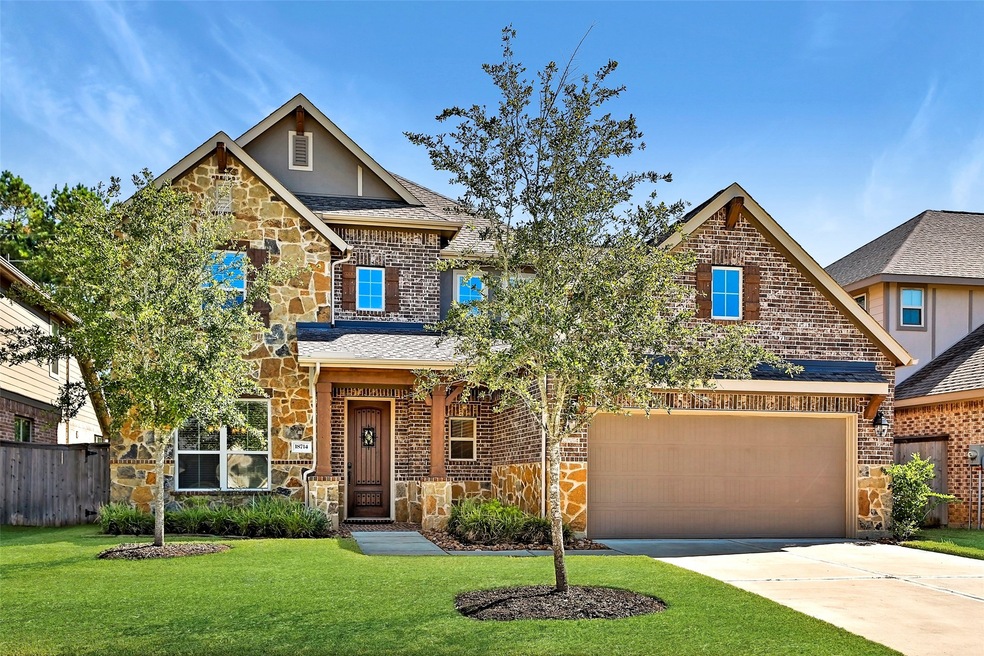 Welcome Home! 2 Story, 3 bedroom, 3/1 bath home located in stunning Hayden Lakes subdivision.