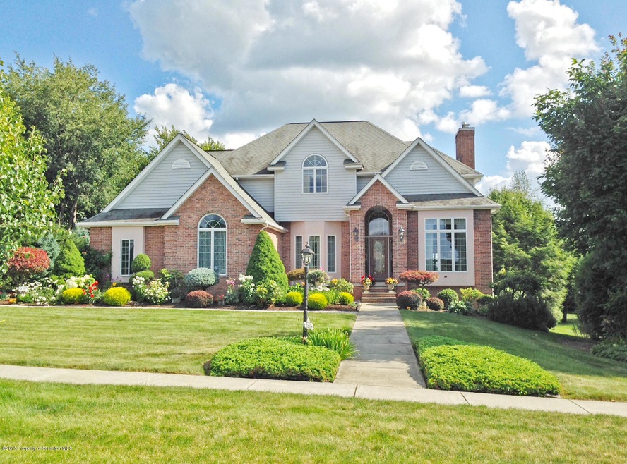 903 Parkview Rd, Moscow, PA 18444 - photo 1