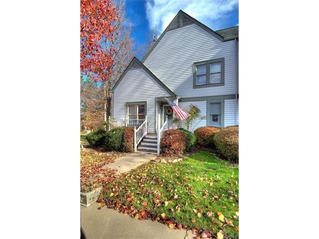 Beautiful end unit townhome!