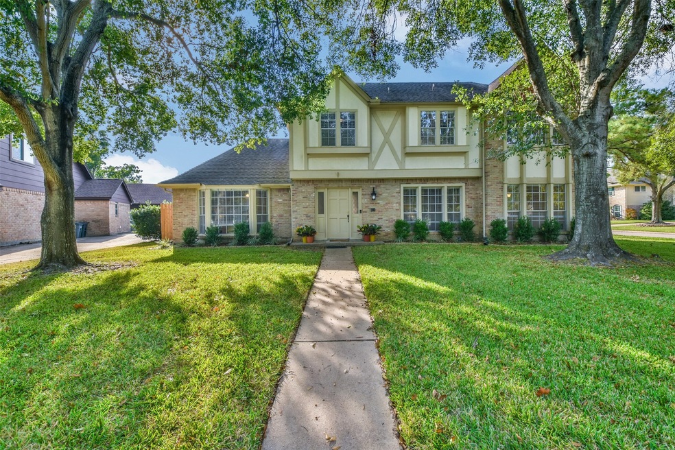 7811 Sapphire Valley Rd, Houston, TX 77095 - photo 1