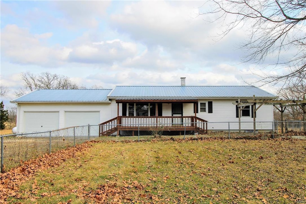 10540 Crest Rd, Dixon, MO 65459 - photo 1