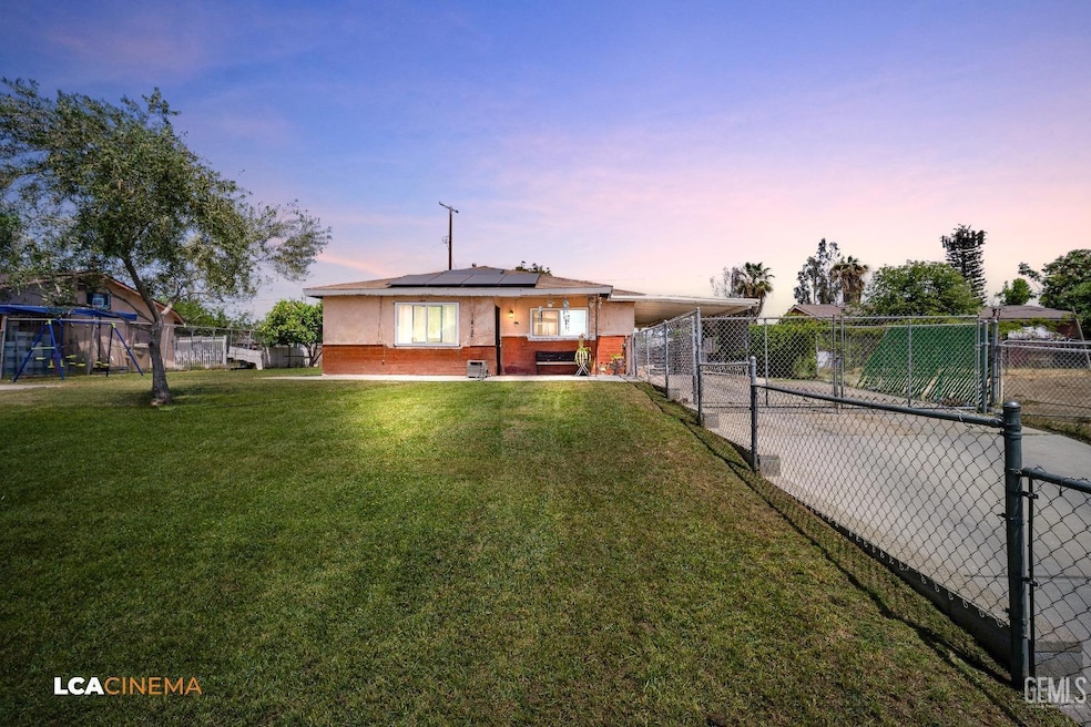 1628 Tejon St, Bakersfield, CA 93305 - photo 1
