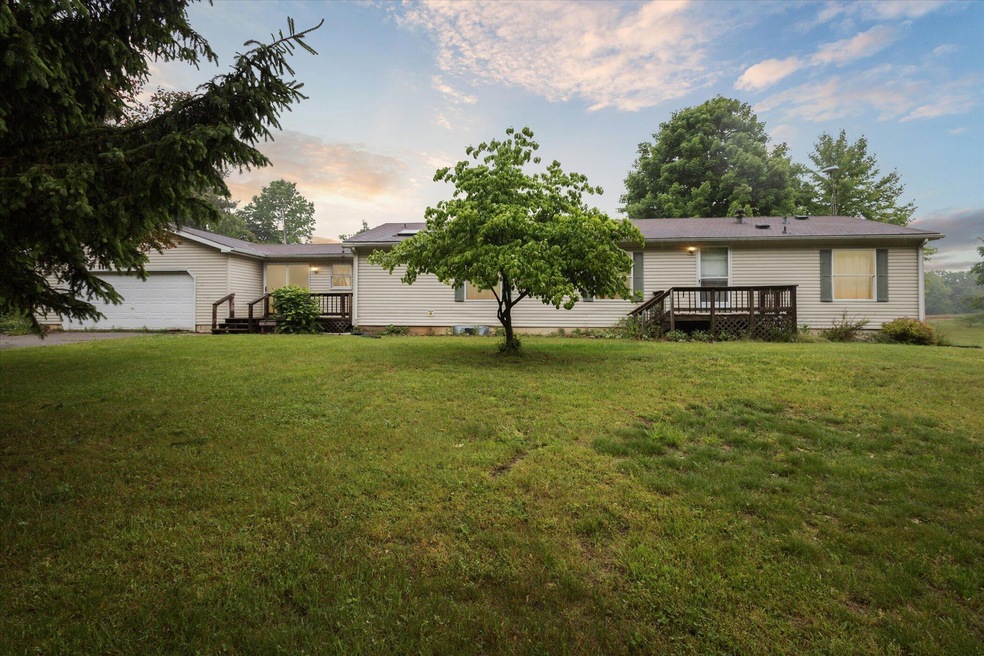 01-7100-Tripp-Rd-Horton-MI-49246-WindowS