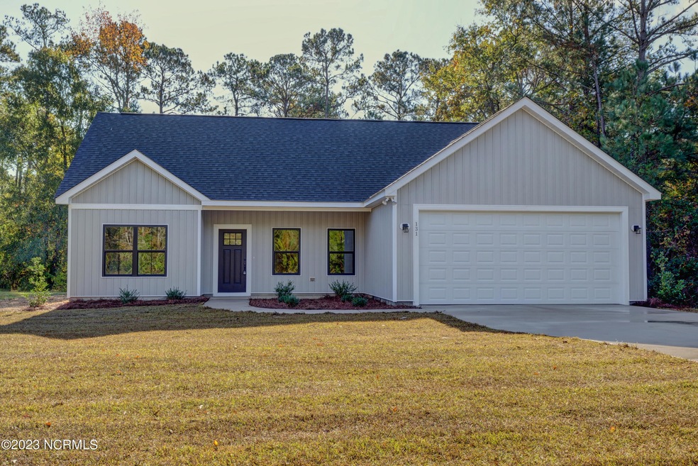 110 S Lloyd St, Burgaw, NC 28425 - photo 1