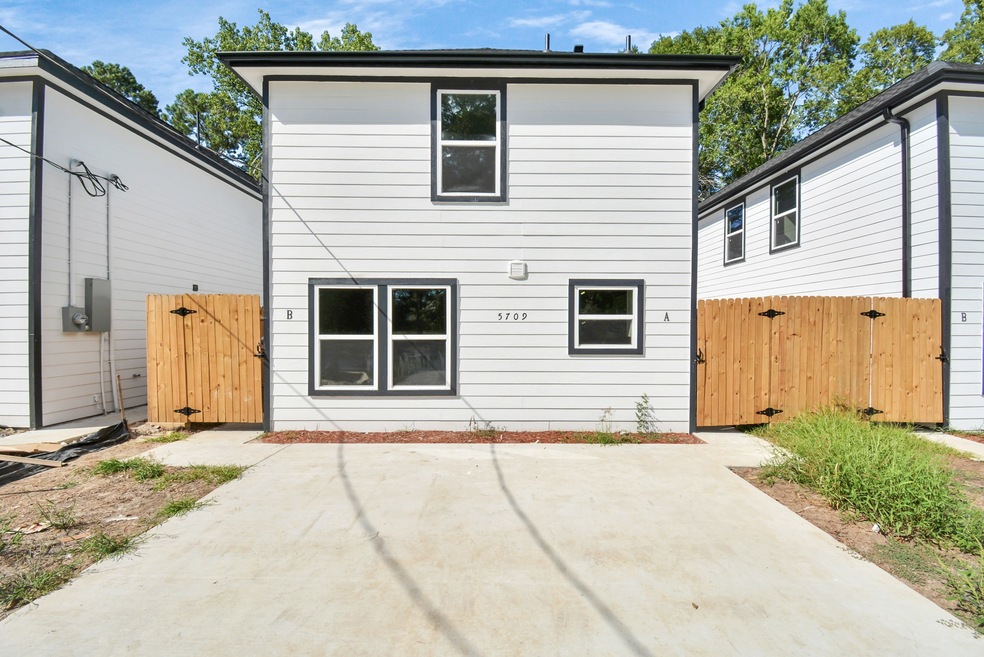 5711 Breland St unit A, Houston, TX 77016 - photo 1