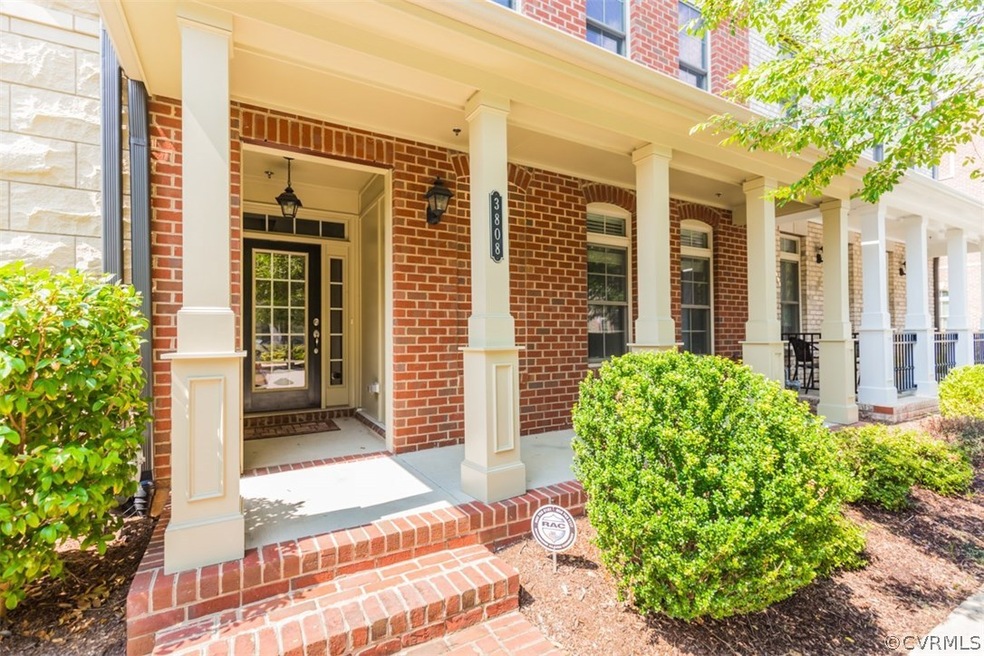 WONDERFUL BROWNSTONE WITH AN OPEN FLOOR PLAN LOCAT