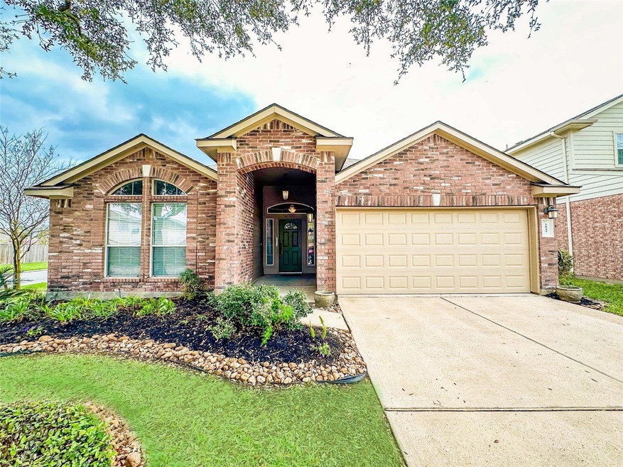 2827 Wild Oak Park Dr, Conroe, TX 77385 - photo 1