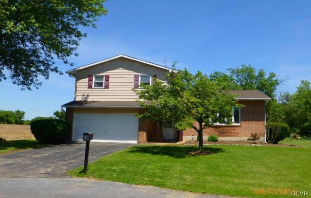 752 James Dr, Nazareth, PA 18064 - photo 1