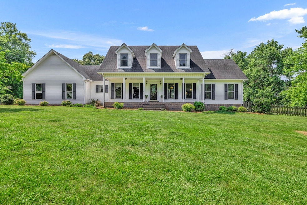 1150 Narrows Rd, Shelbyville, TN 37160 - photo 1