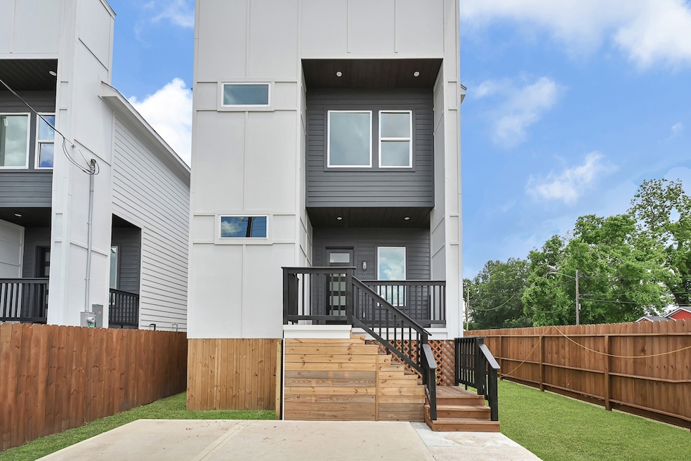 2104 Bringhurst St, Houston, TX 77026 - photo 1