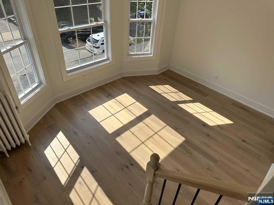 17 Lincoln Place unit 2, Waldwick, NJ 07463 - photo 1