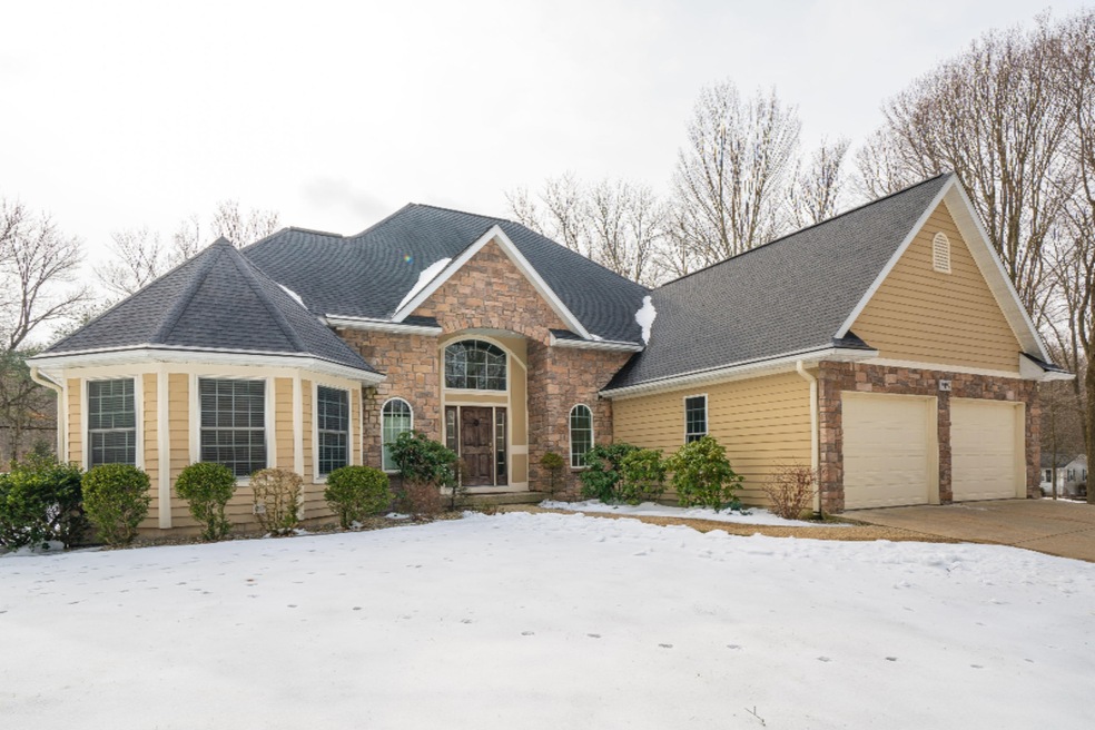9499_Highland_View_Drive_02